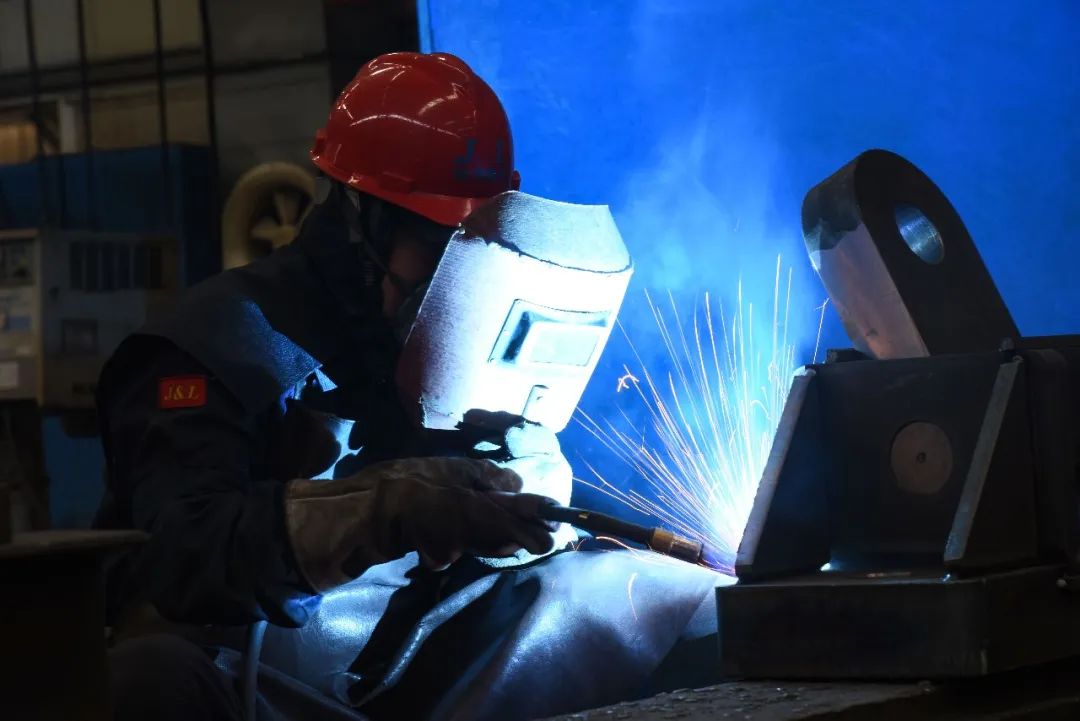 21f2b3d09d9aca2dab978a7cf0bee10d