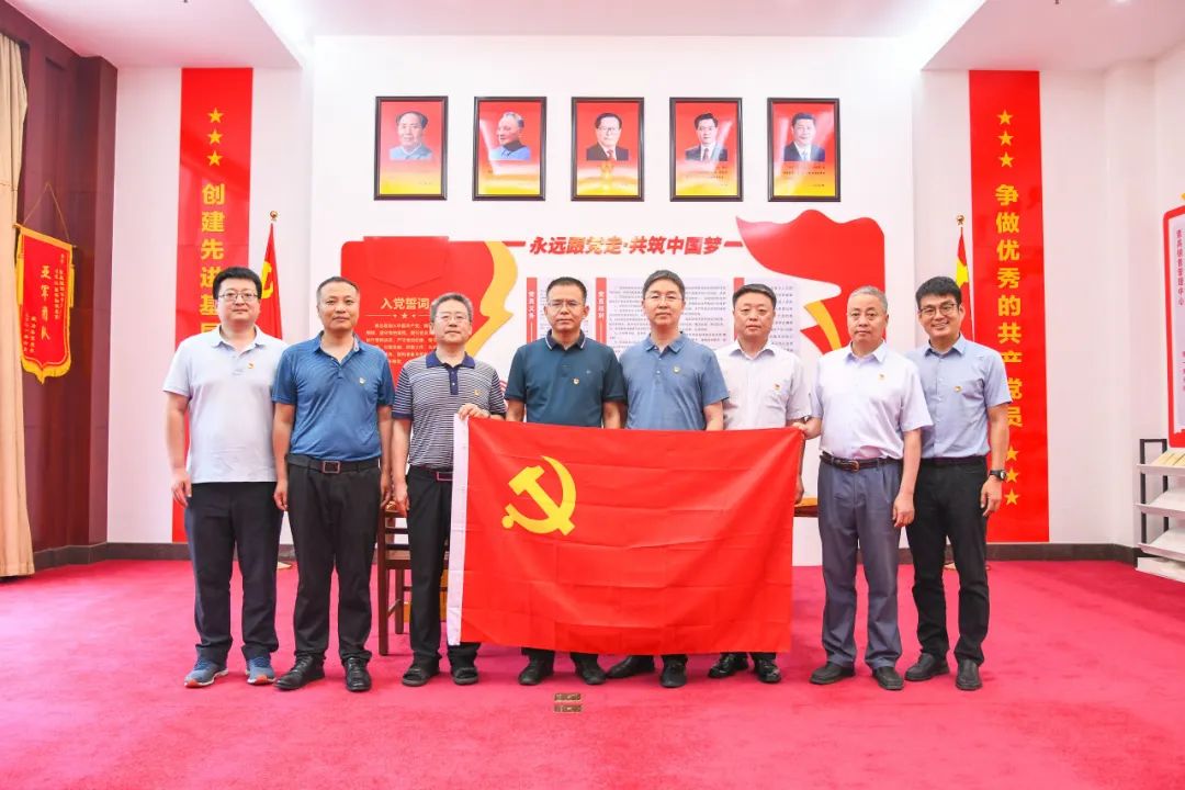 682ba89417ac4c59d6deaee9b7a39d60