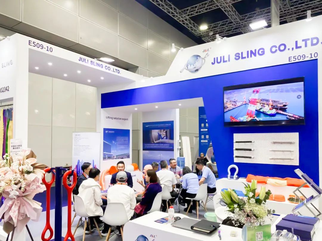 06428f71d797e7b8aeff43d8c9ff3748