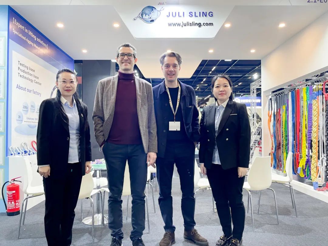 611179f85ab0baf854dcf366abae9dcc