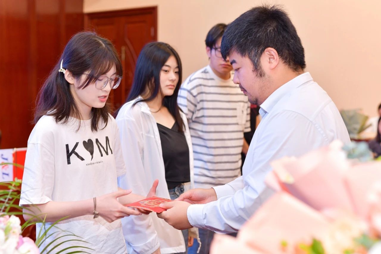 8d865d5ee3bdfddd9ac5ddb1a71a9c9e