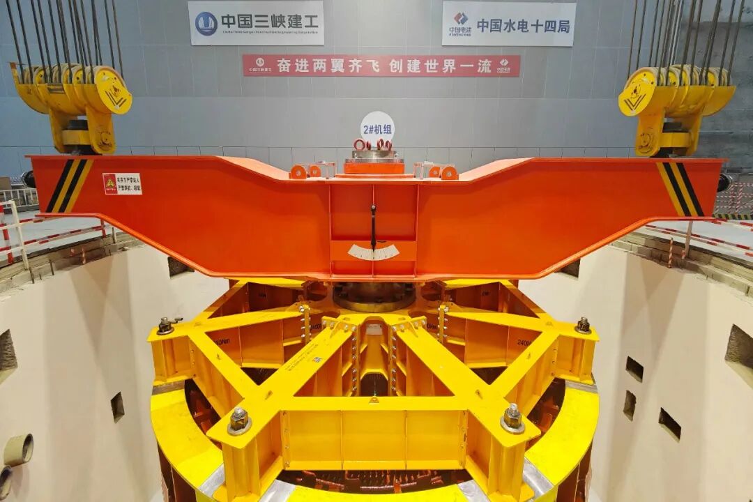 126c6f9cd6fa74f6af7ae5abe0bc330e