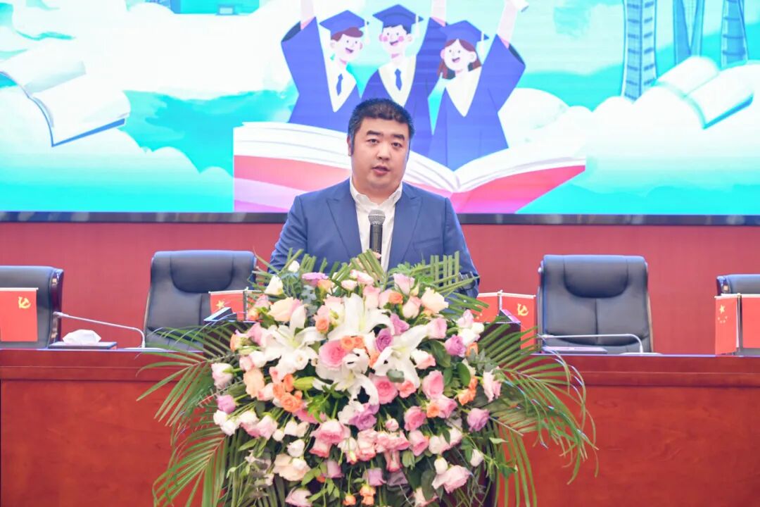 31b95b30a9a6083c29b2e90941704c06