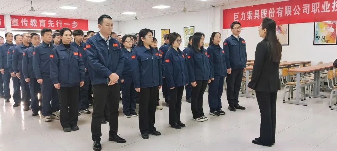 8253c2ba0ee4870daf3f381b07767078