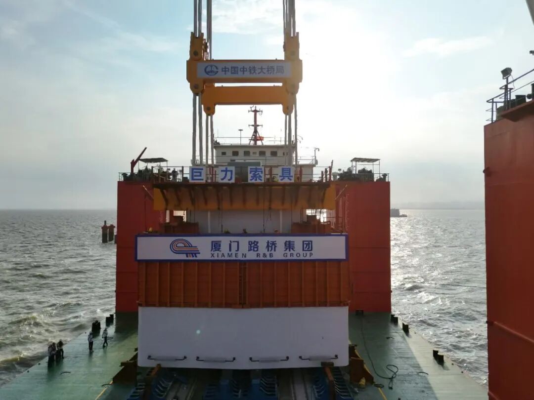 9f226925821ddbba57b03bcba1de8e39