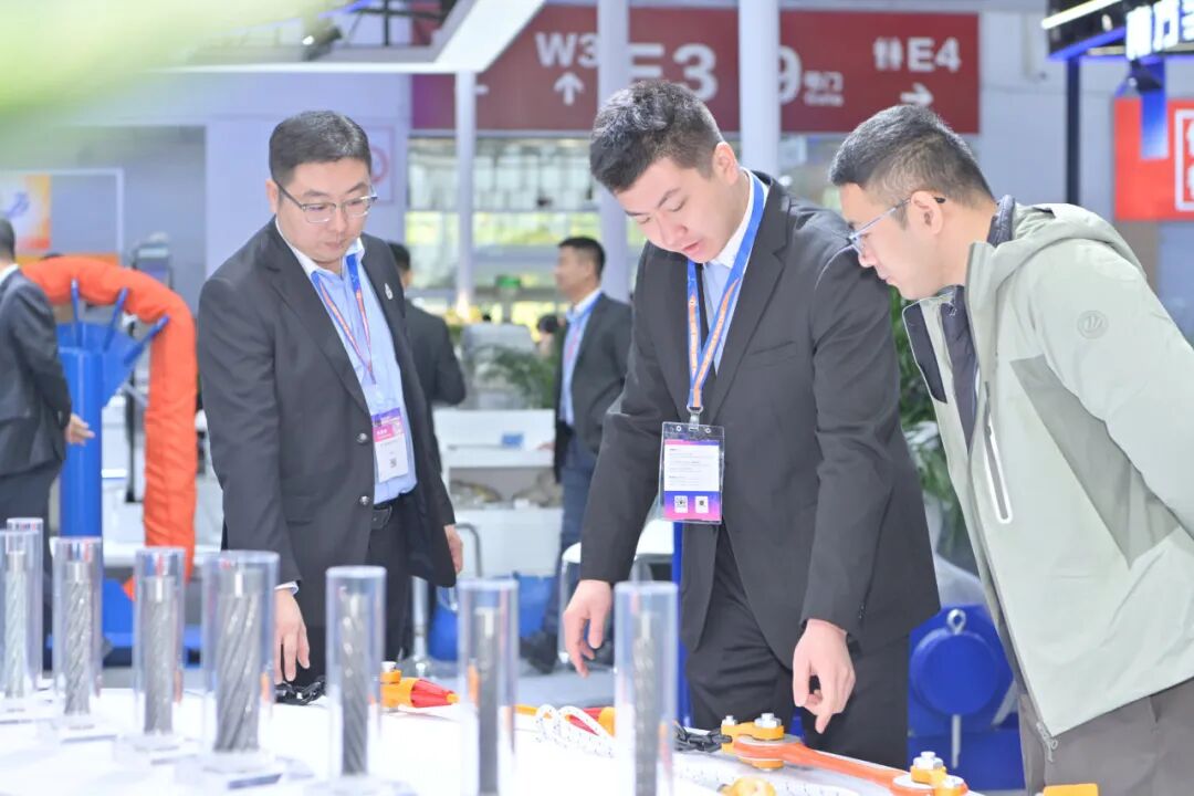 beec90c64f2e4faad10cf82e26b2cf48